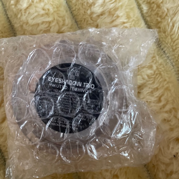 Makeup bundle - Picture 16 of 16